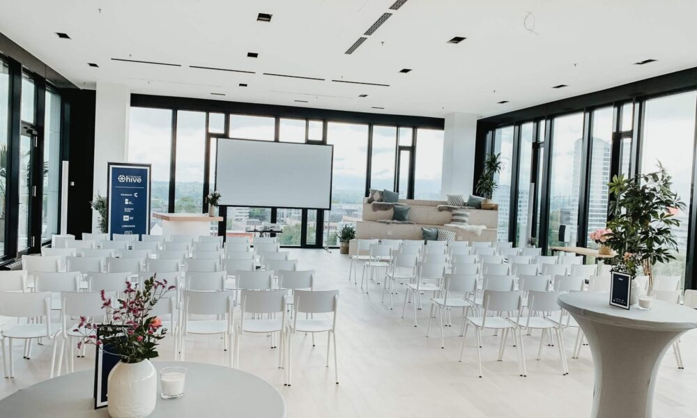2024-05_DE_Ingentis Solution Days Düsseldorf_Leinwand Wohnzimmer