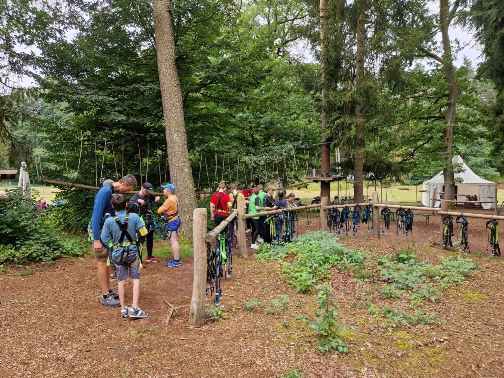 Ingentis Mitarbeiter beim Corporate Volunterring, Besuch im Kletterpark