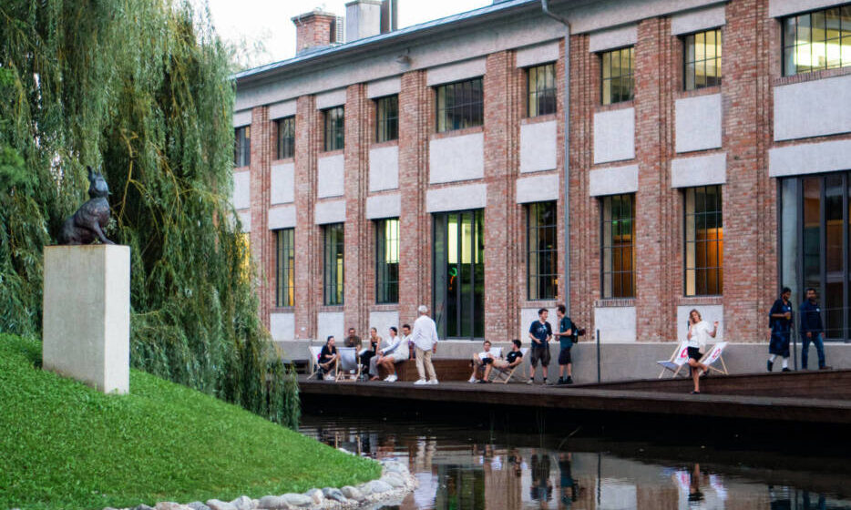 Loft-Terrace-from-opposite-of-the-Lake-scaled
